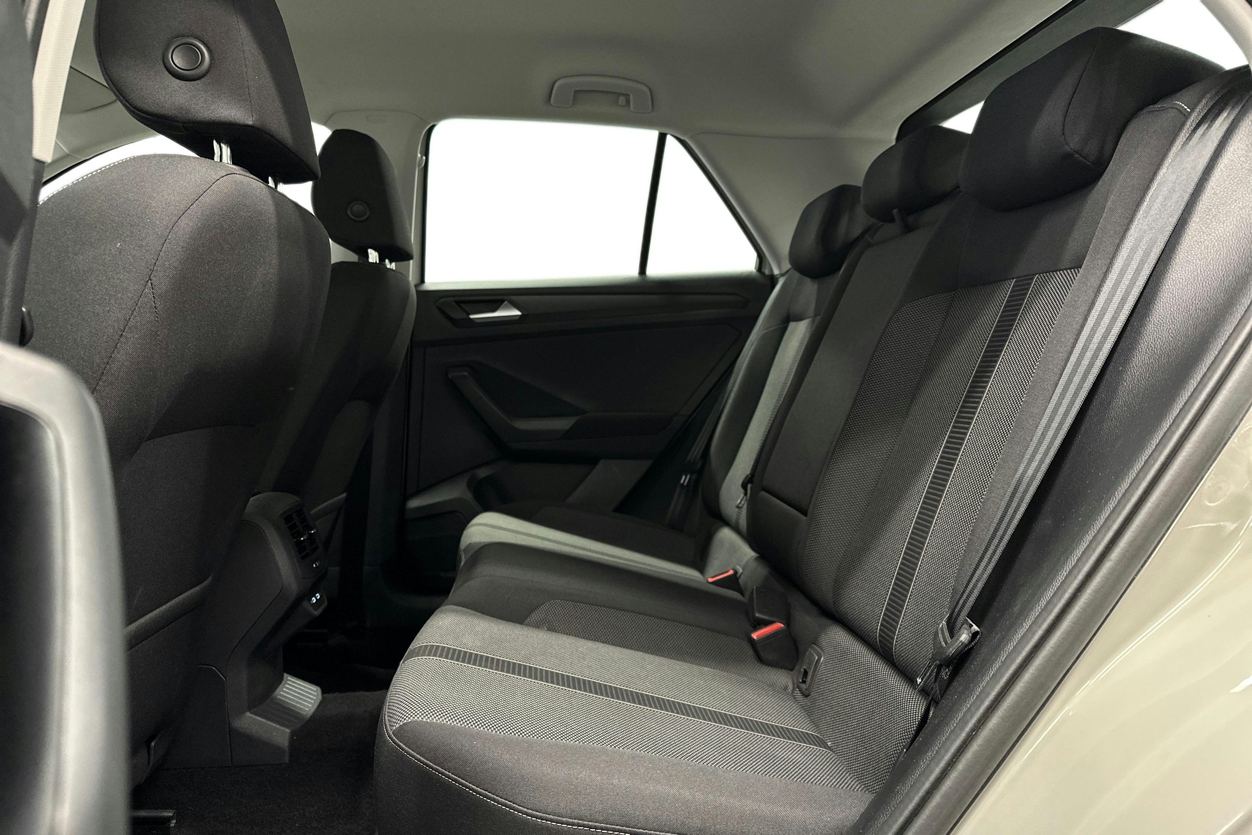 harmaa Volkswagen T-Roc 2023 kuva 10.