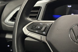 harmaa Volkswagen T-Roc 2023 kuva 17.