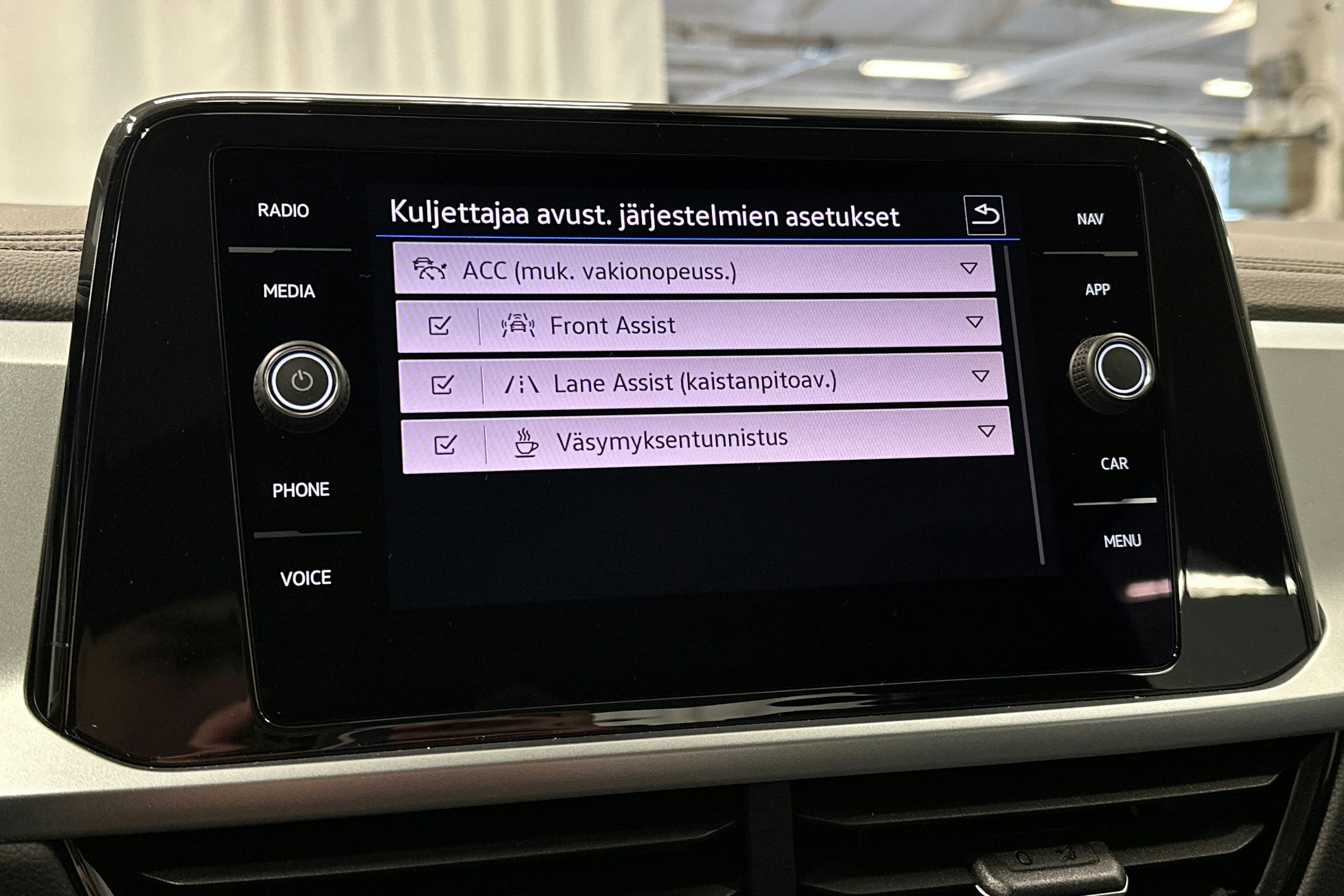 harmaa Volkswagen T-Roc 2023 kuva 20.