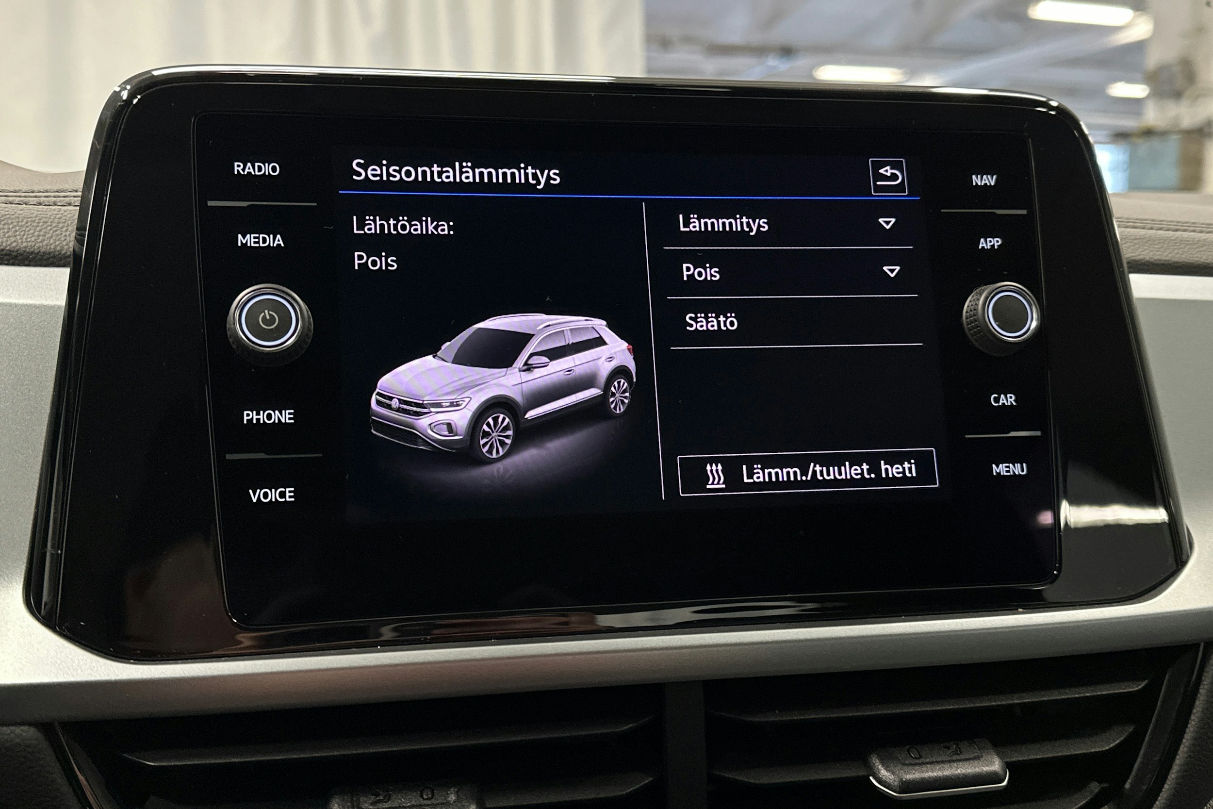 harmaa Volkswagen T-Roc 2023 kuva 22.