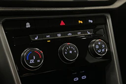valkoinen Volkswagen T-Roc 2023 kuva 24.