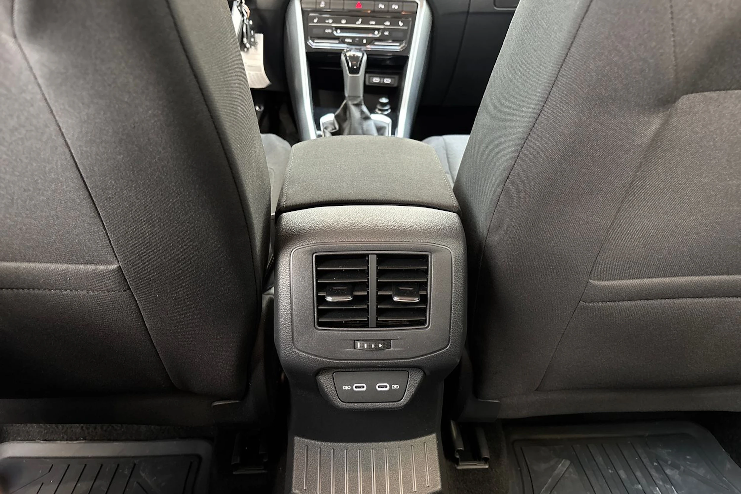 sininen Volkswagen T-Roc 2023 kuva 17.