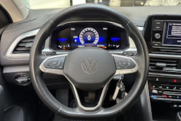 sininen Volkswagen T-Roc 2023 kuva 19.