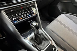 sininen Volkswagen T-Roc 2023 kuva 23.