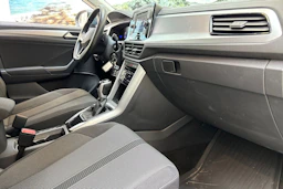 sininen Volkswagen T-Roc 2023 kuva 25.