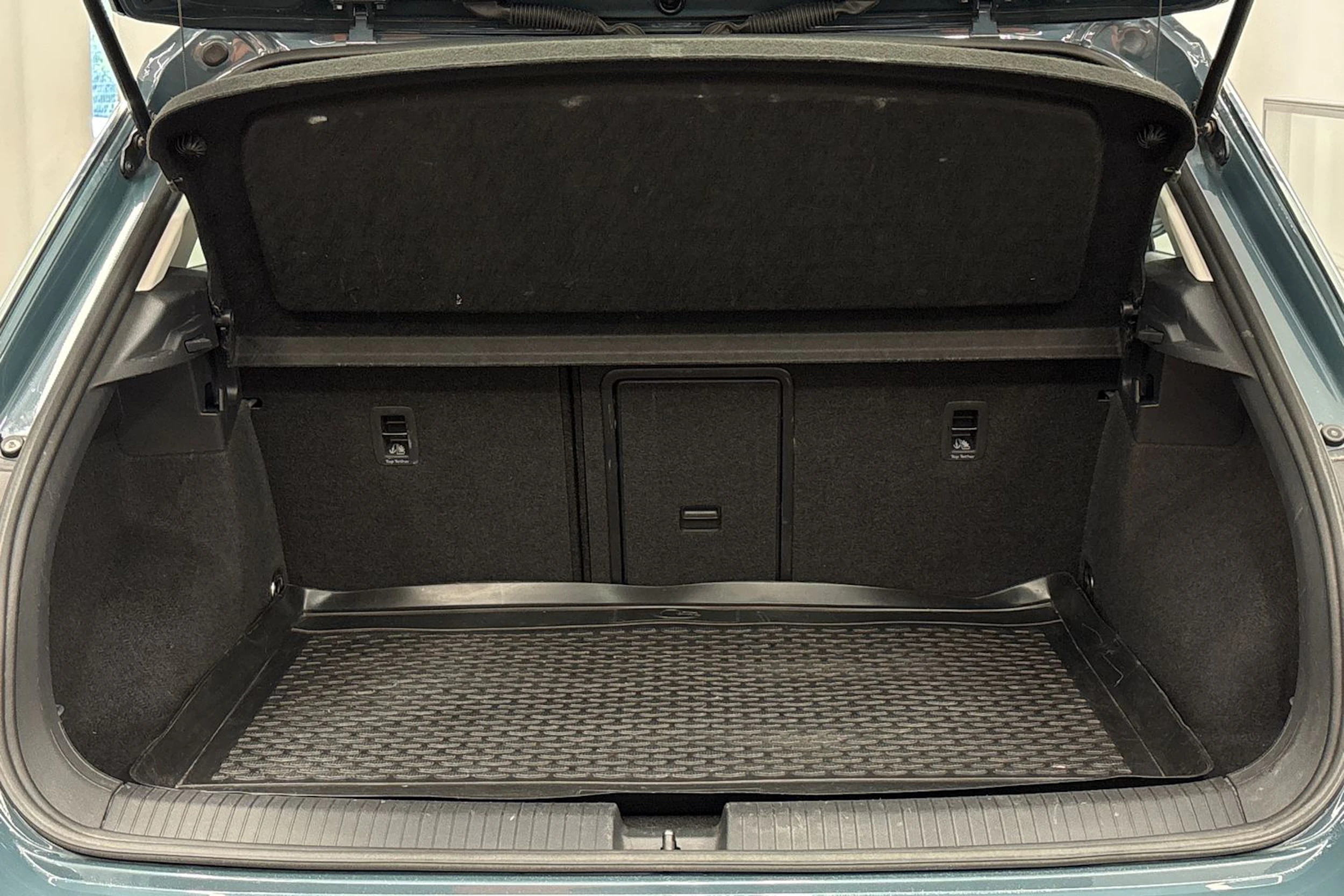 met. sininen Volkswagen T-Roc 2023 kuva 26.