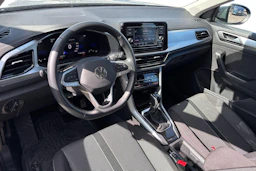 Harmaa Volkswagen T-Roc 2023 kuva 3.