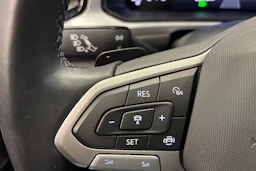 Harmaa Volkswagen T-Roc 2023 kuva 18.