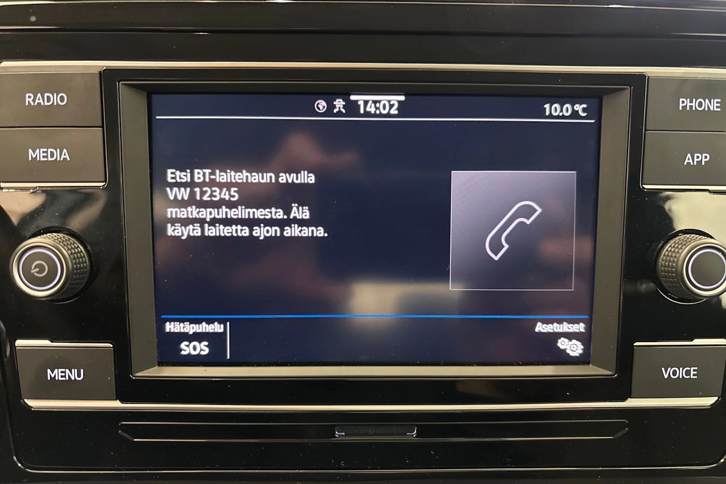 Harmaa Volkswagen T-Roc 2023 kuva 24.