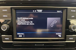 Harmaa Volkswagen T-Roc 2023 kuva 24.