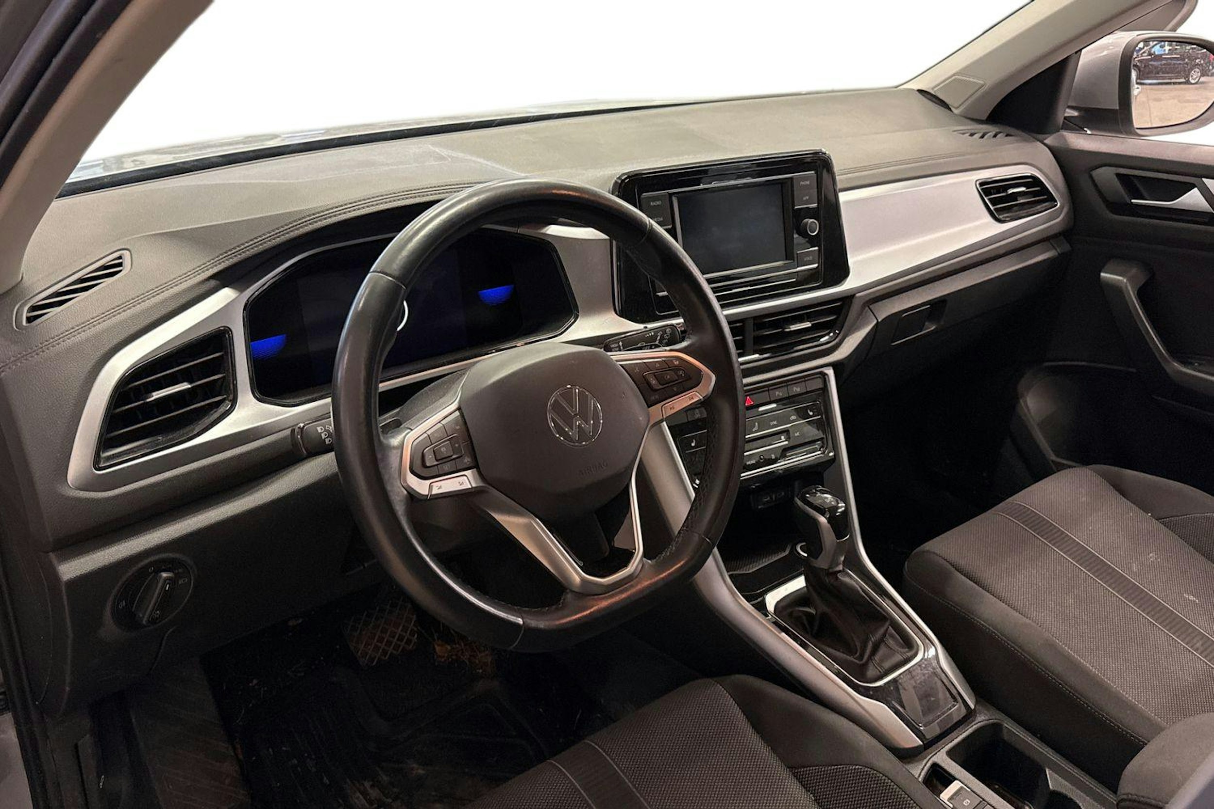 harmaa Volkswagen T-Roc 2023 kuva 3.