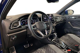 sininen Volkswagen T-Roc 2023 kuva 6.