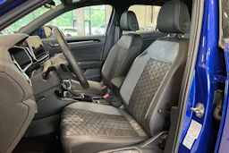 sininen Volkswagen T-Roc 2023 kuva 11.