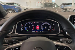 sininen Volkswagen T-Roc 2023 kuva 13.