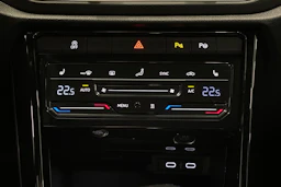 sininen Volkswagen T-Roc 2023 kuva 23.