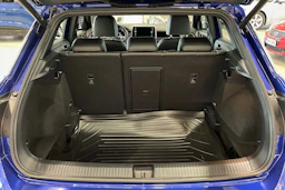 sininen Volkswagen T-Roc 2023 kuva 27.