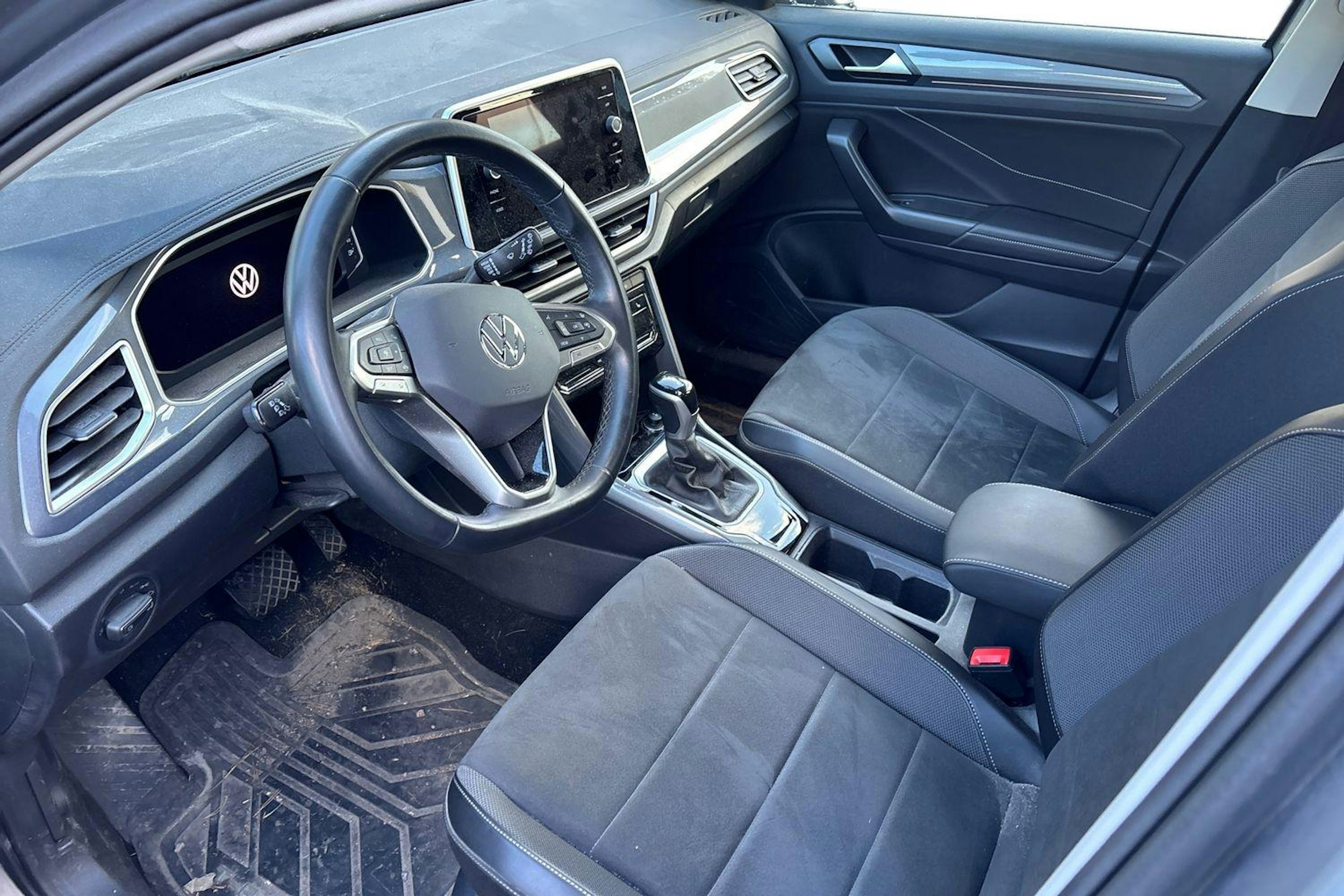 harmaa Volkswagen T-Roc 2023 kuva 3.