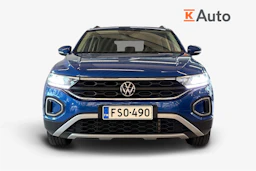 sininen Volkswagen T-ROC 2023 kuva 4.