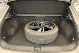 harmaa Volkswagen T-Roc 2023 kuva 15.