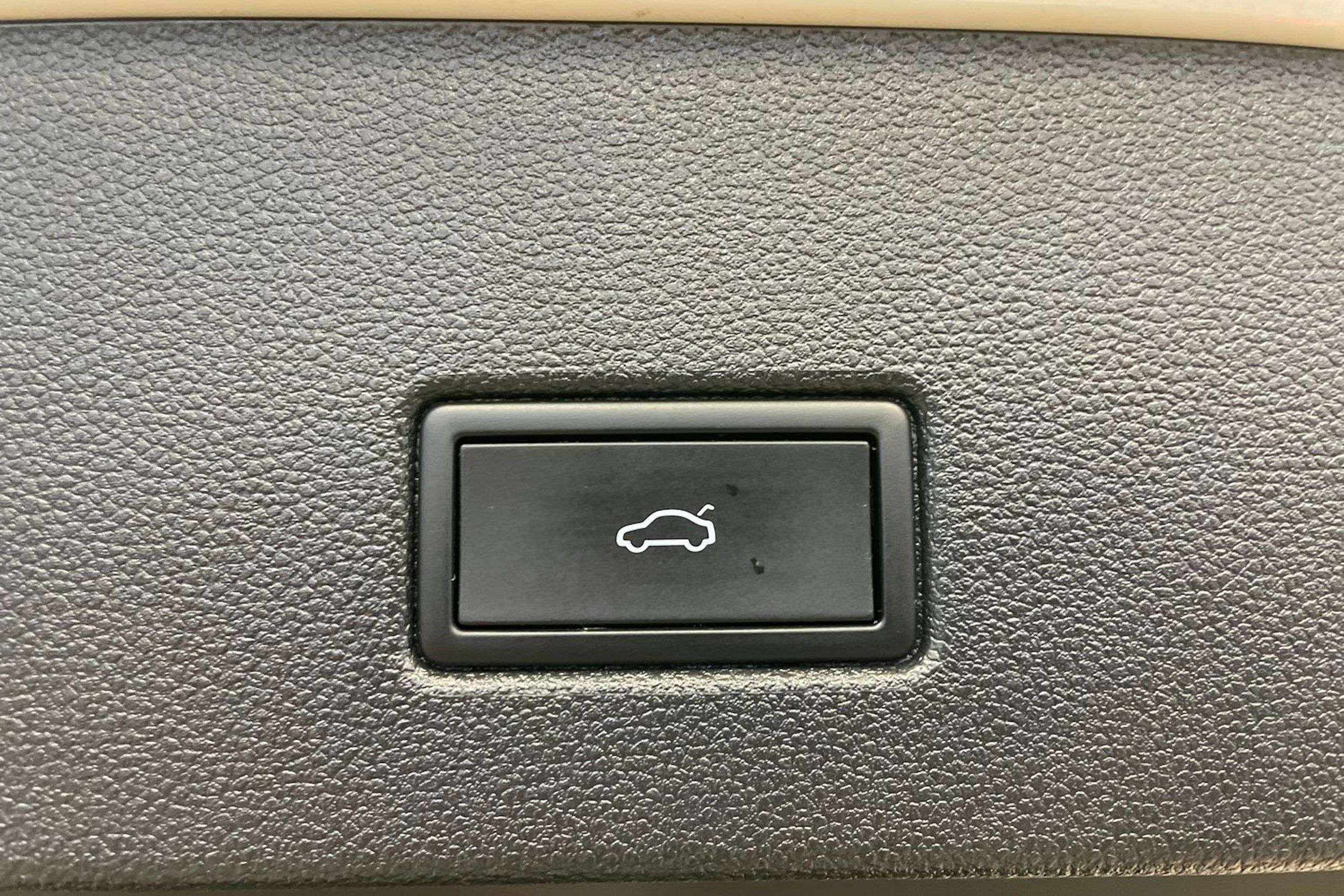 harmaa Volkswagen T-Roc 2023 kuva 16.