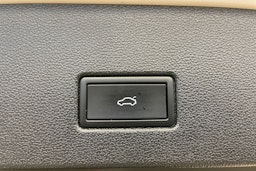 harmaa Volkswagen T-Roc 2023 kuva 16.