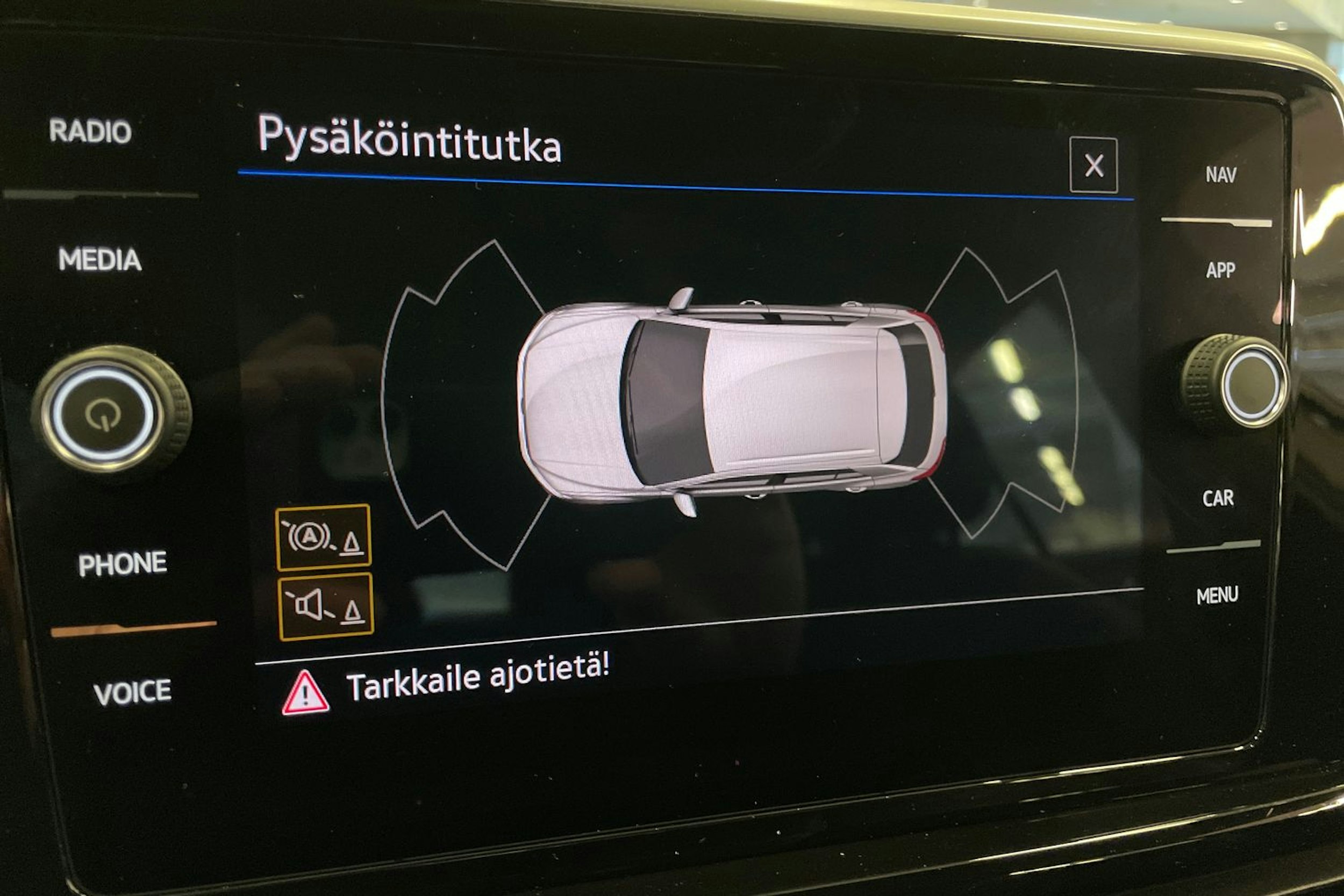 harmaa Volkswagen T-Roc 2023 kuva 20.