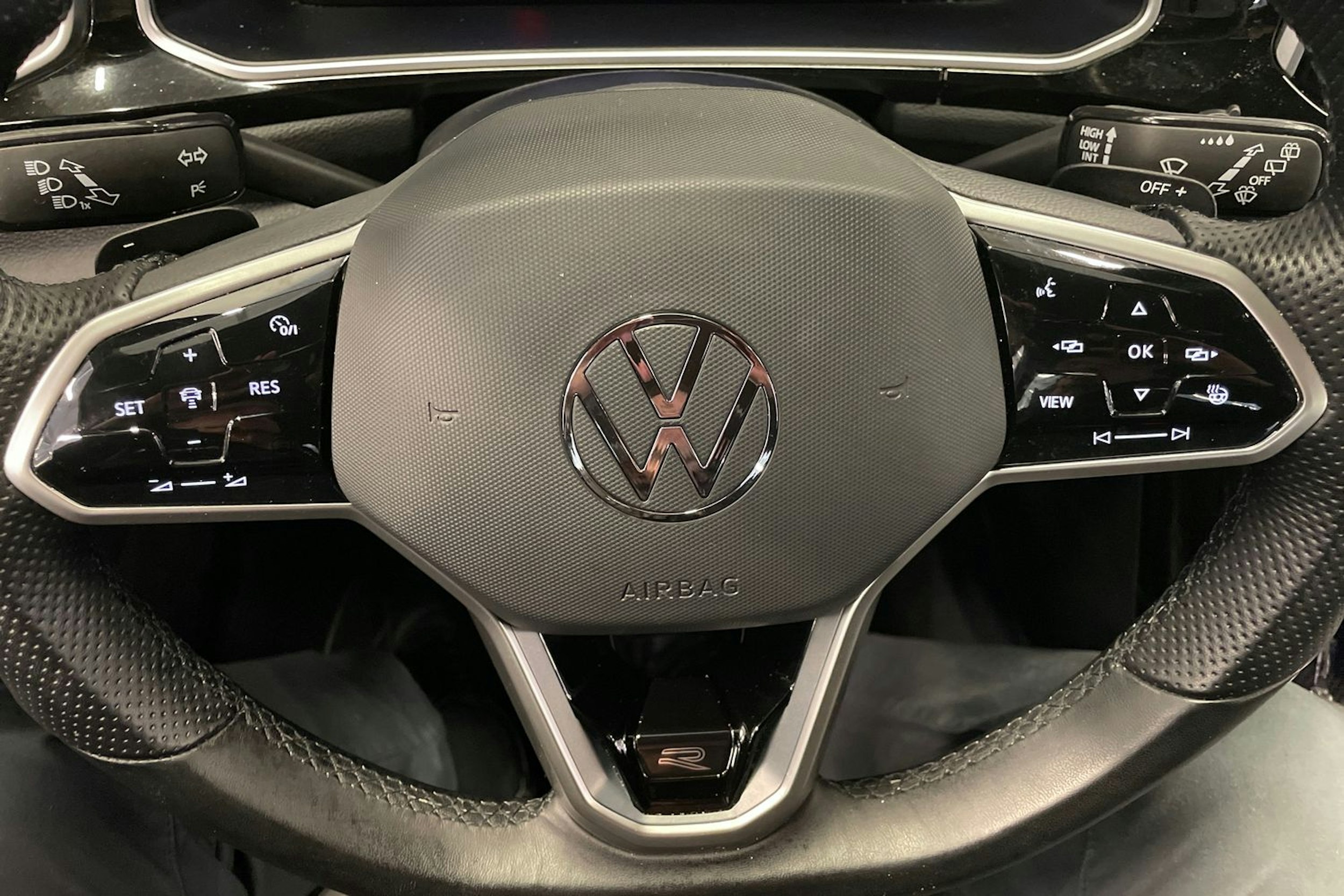 harmaa Volkswagen T-Roc 2023 kuva 24.