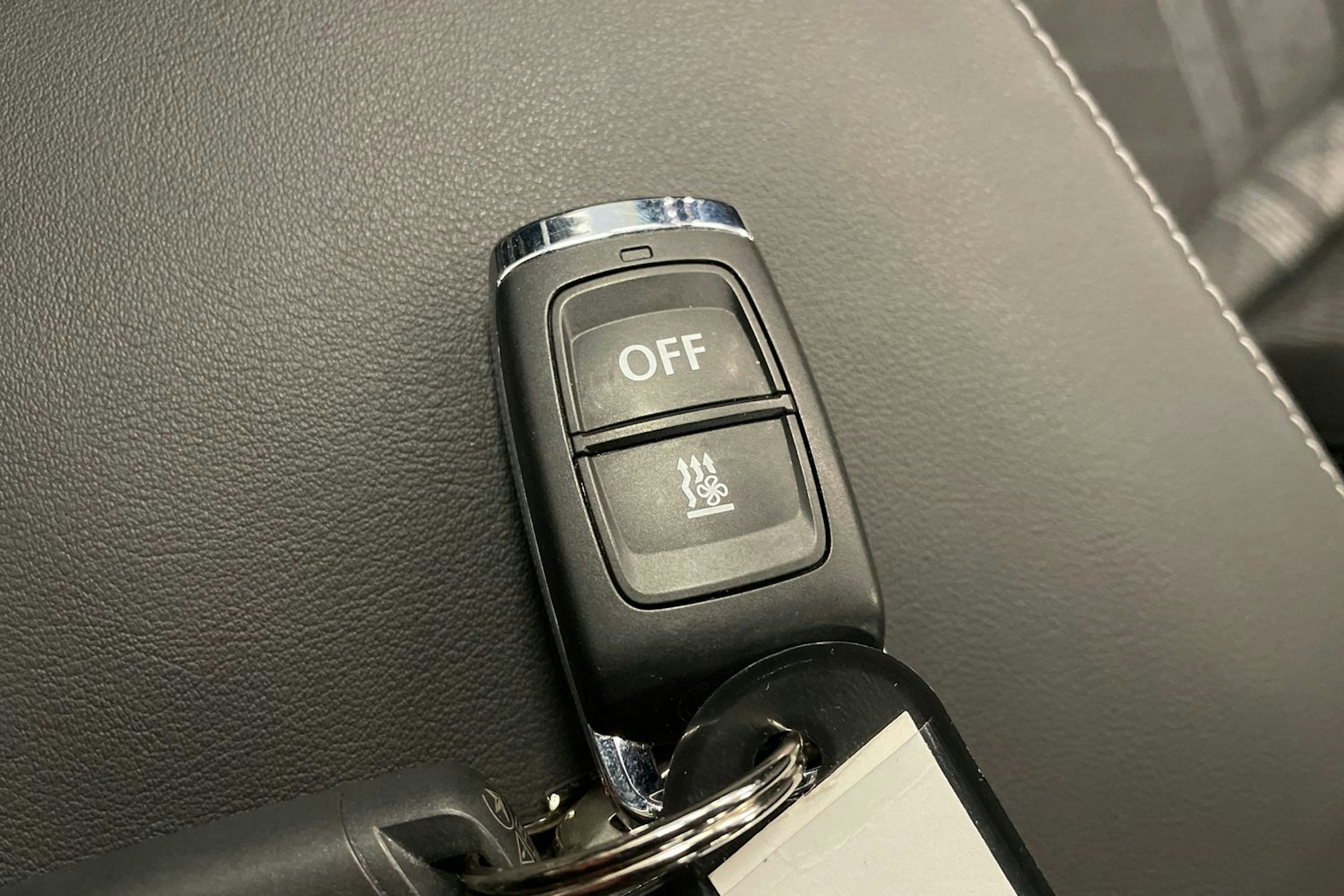 harmaa Volkswagen T-Roc 2023 kuva 26.