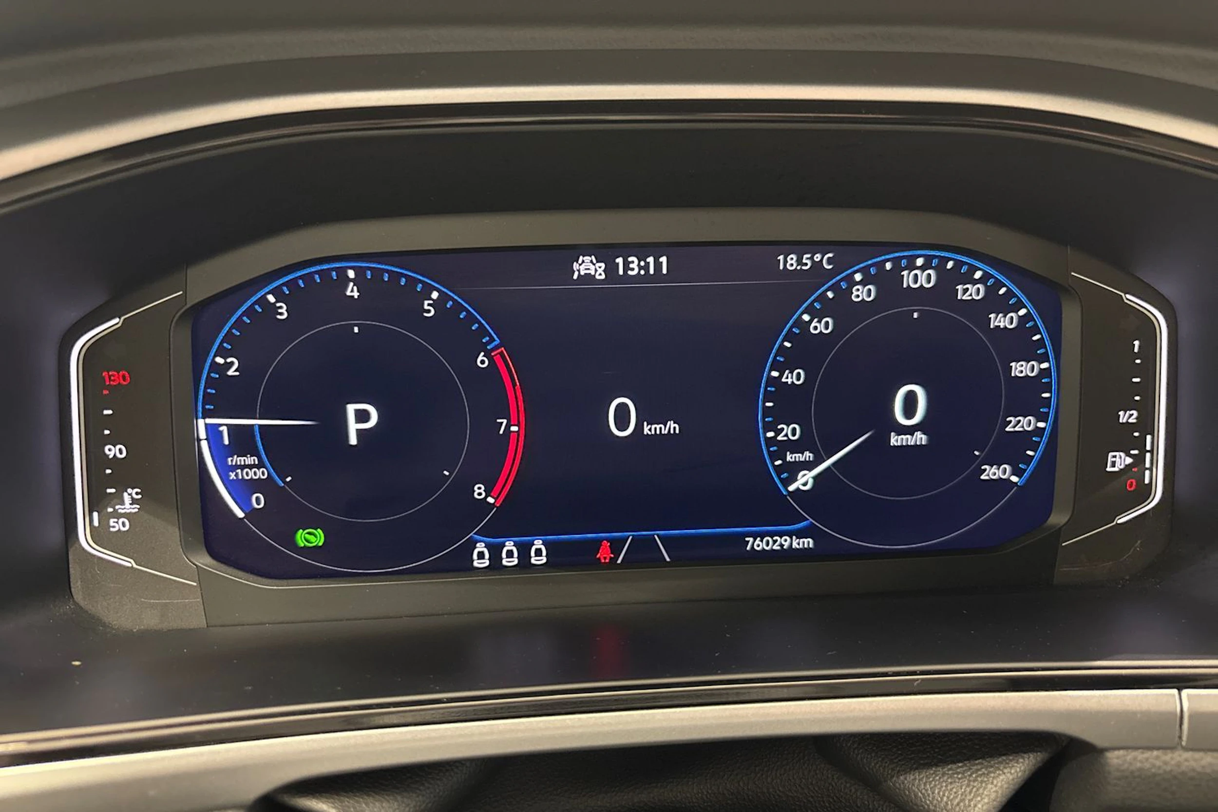harmaa Volkswagen T-Roc 2023 kuva 16.