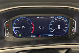 harmaa Volkswagen T-Roc 2023 kuva 16.