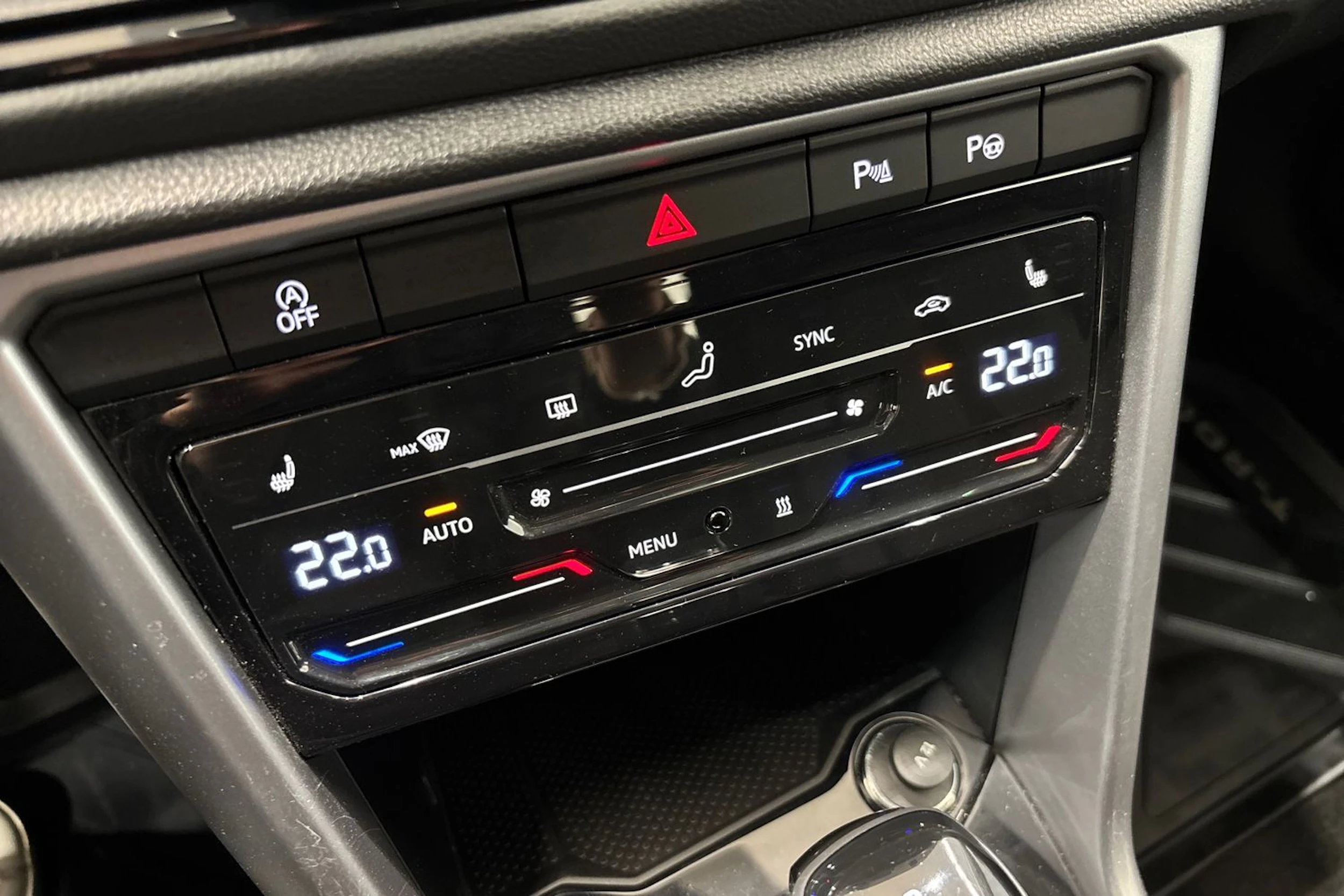 harmaa Volkswagen T-Roc 2023 kuva 22.