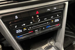 harmaa Volkswagen T-Roc 2023 kuva 22.