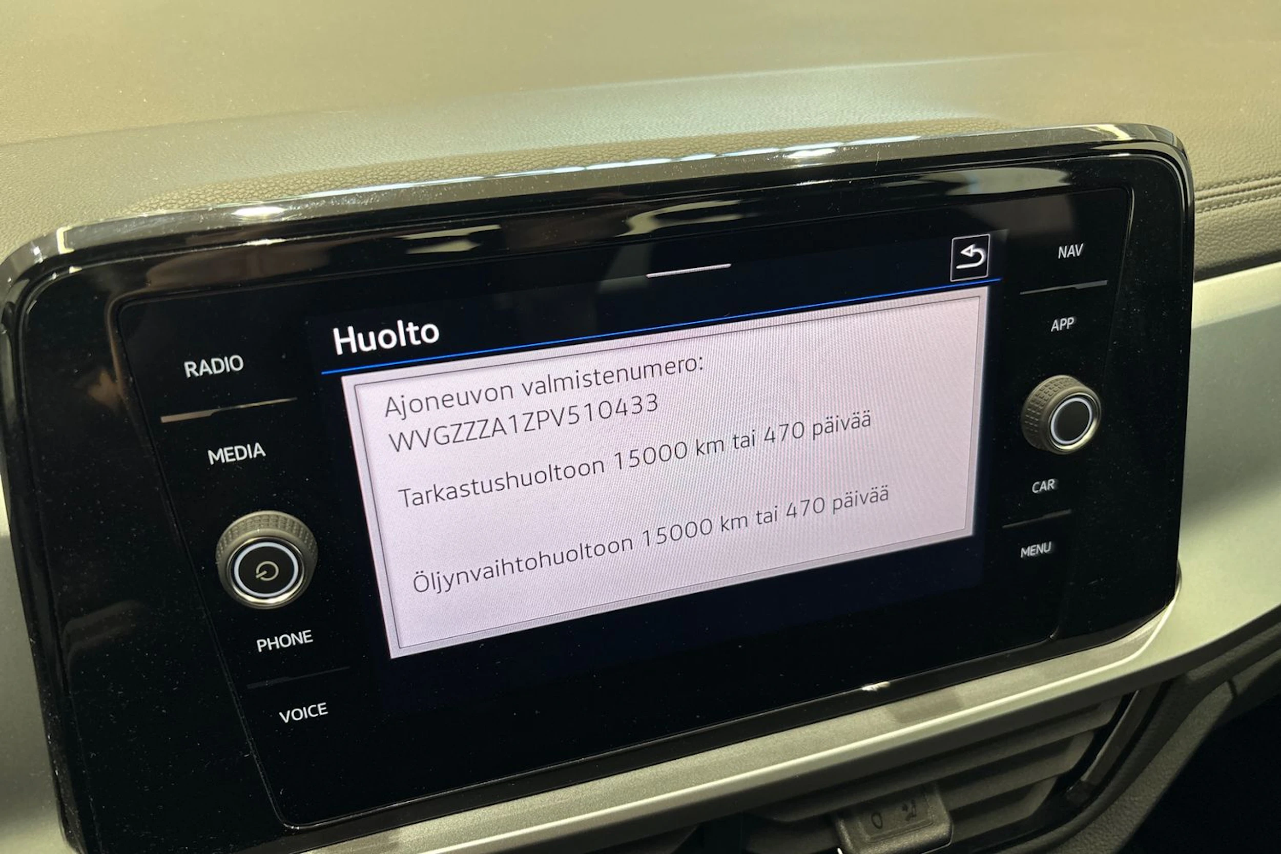 harmaa Volkswagen T-Roc 2023 kuva 26.