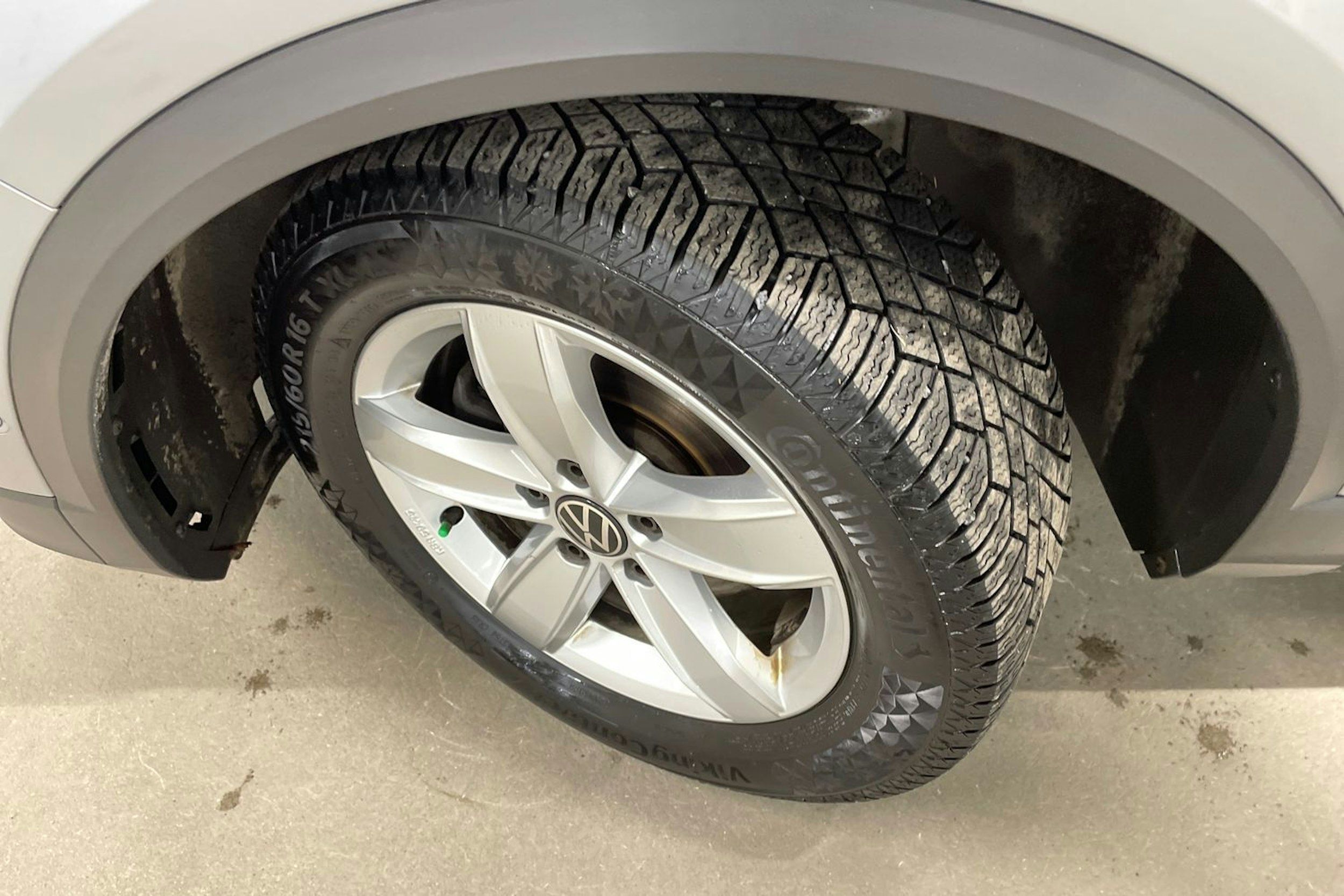 met. harmaa Volkswagen T-Roc 2023 kuva 13.