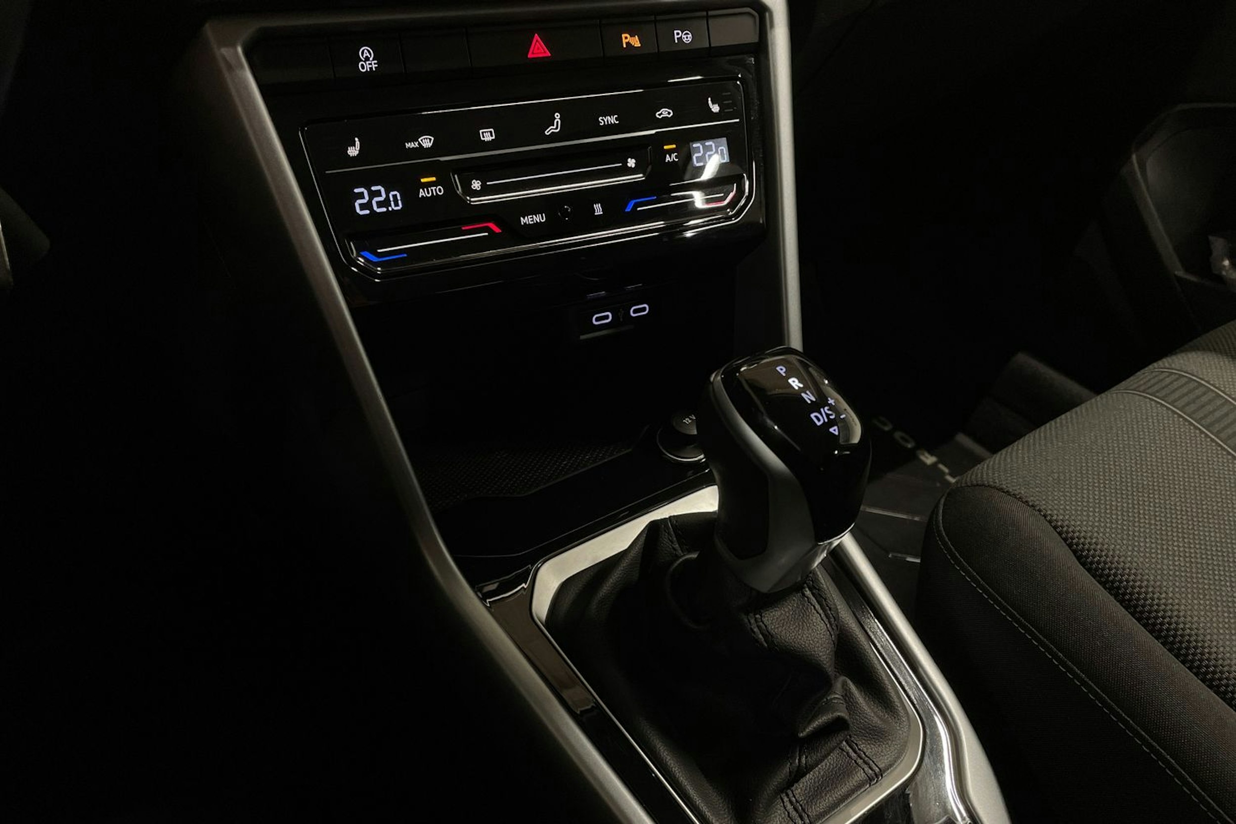 met. harmaa Volkswagen T-Roc 2023 kuva 19.