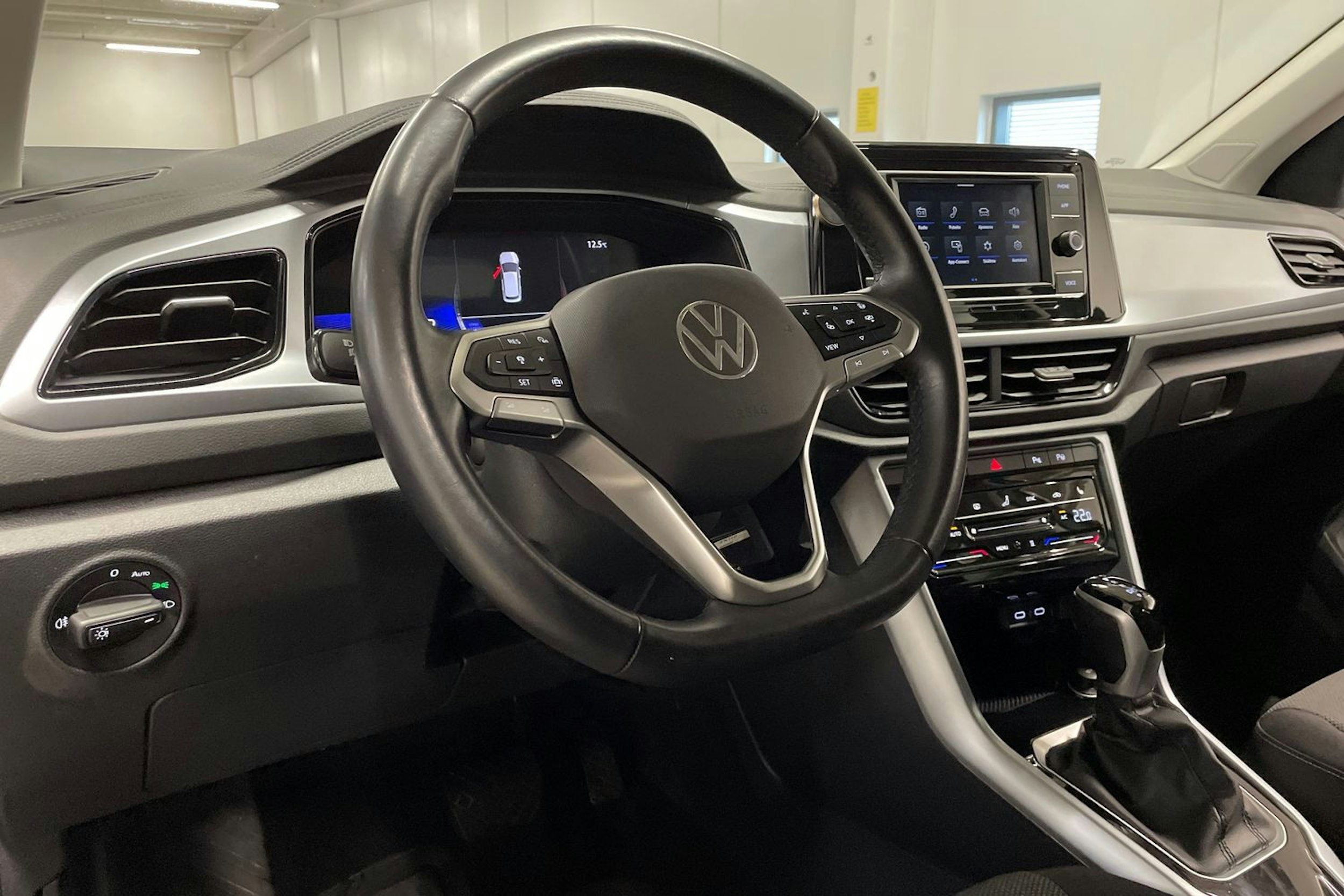 met. harmaa Volkswagen T-Roc 2023 kuva 23.