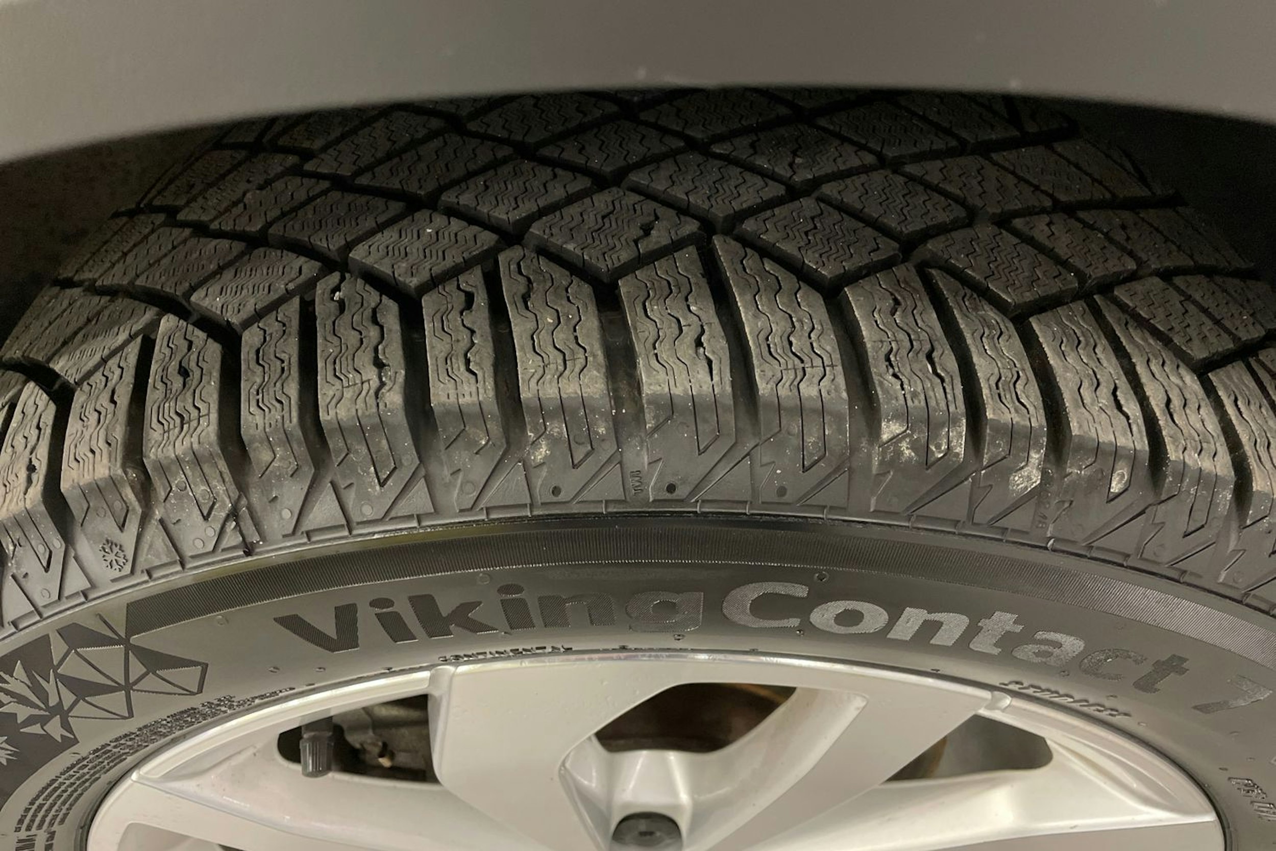 punainen Volkswagen T-Roc 2023 kuva 13.