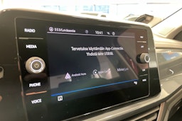 punainen Volkswagen T-Roc 2023 kuva 18.