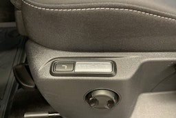 punainen Volkswagen T-Roc 2023 kuva 23.