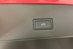 punainen Volkswagen T-Roc 2023 kuva 25.