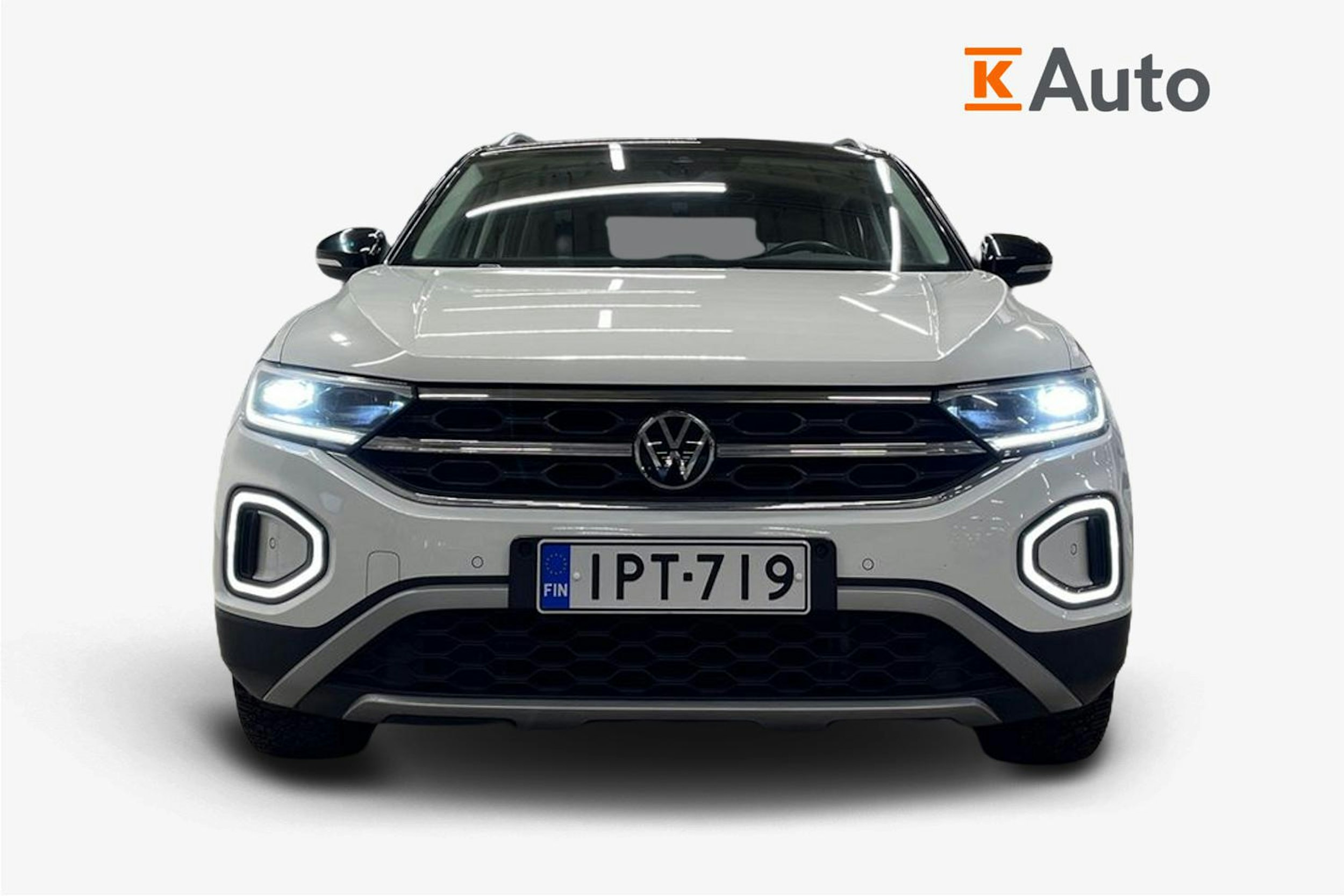 valkoinen Volkswagen T-Roc 2023 kuva 5.