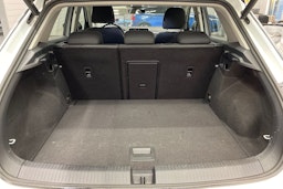 valkoinen Volkswagen T-Roc 2023 kuva 14.