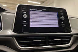 valkoinen Volkswagen T-Roc 2023 kuva 18.