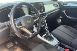 punainen Volkswagen T-Roc 2023 kuva 3.