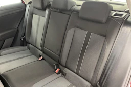 punainen Volkswagen T-Roc 2023 kuva 11.