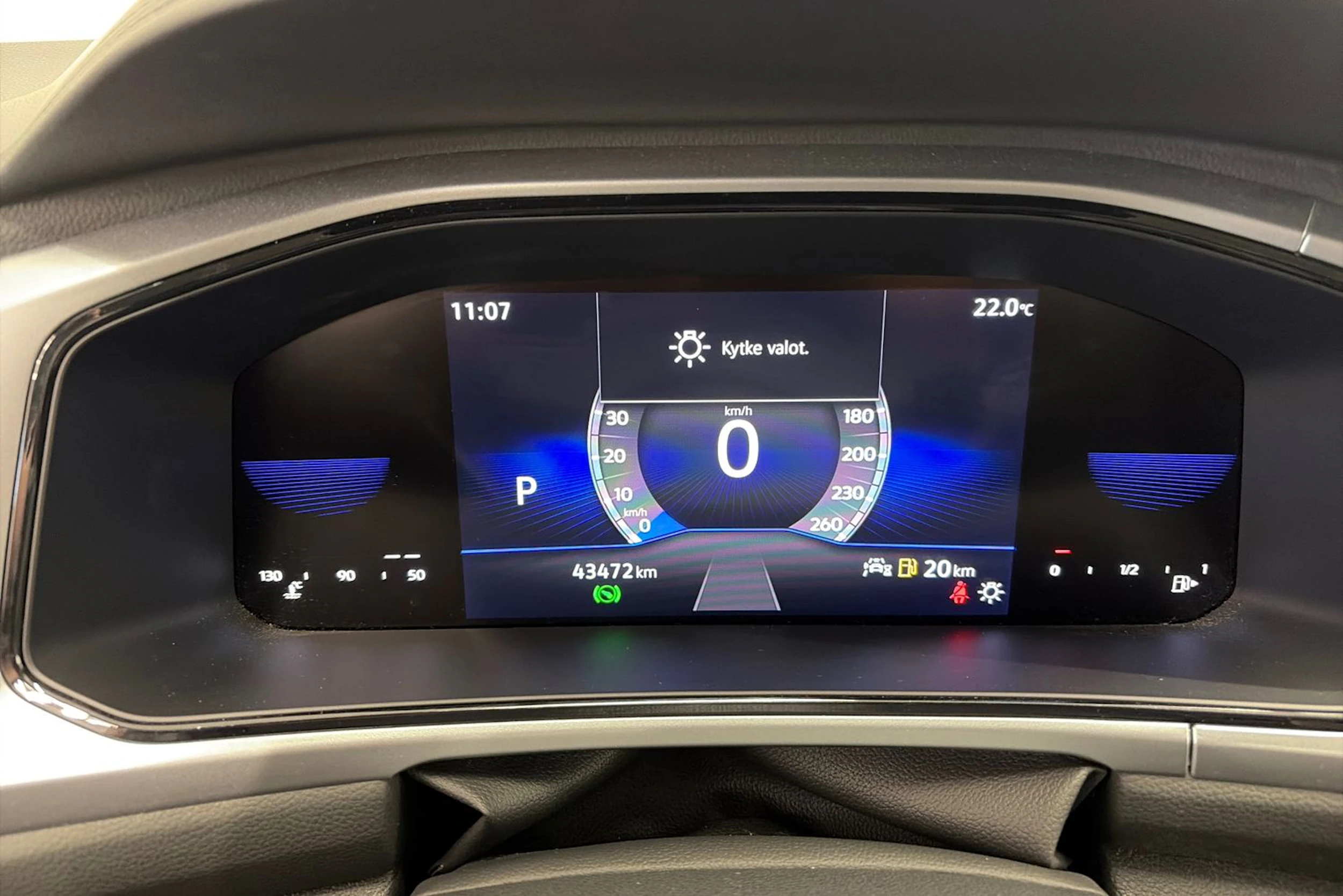 punainen Volkswagen T-Roc 2023 kuva 16.