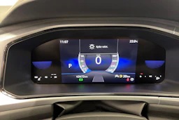 punainen Volkswagen T-Roc 2023 kuva 16.