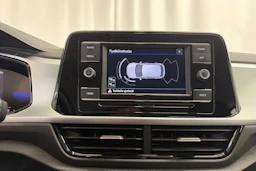 punainen Volkswagen T-Roc 2023 kuva 19.
