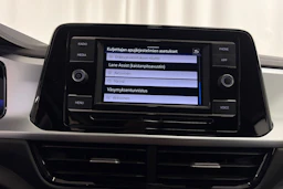 punainen Volkswagen T-Roc 2023 kuva 22.