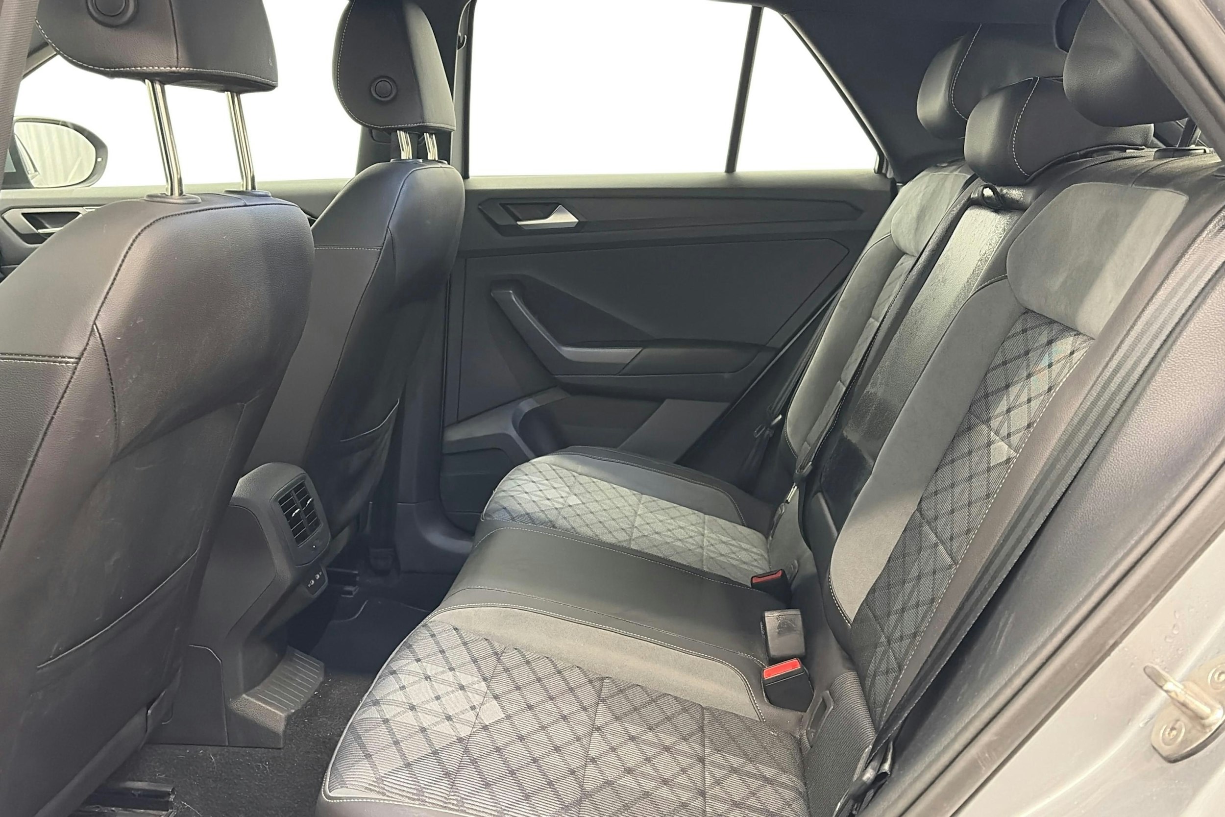 harmaa Volkswagen T-Roc 2023 kuva 10.